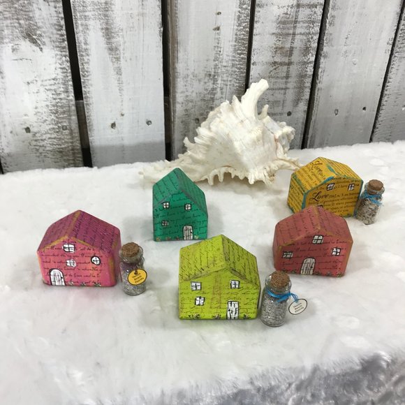 Little Wooden House by the Beach Handmade Painted - Picture 11 of 14